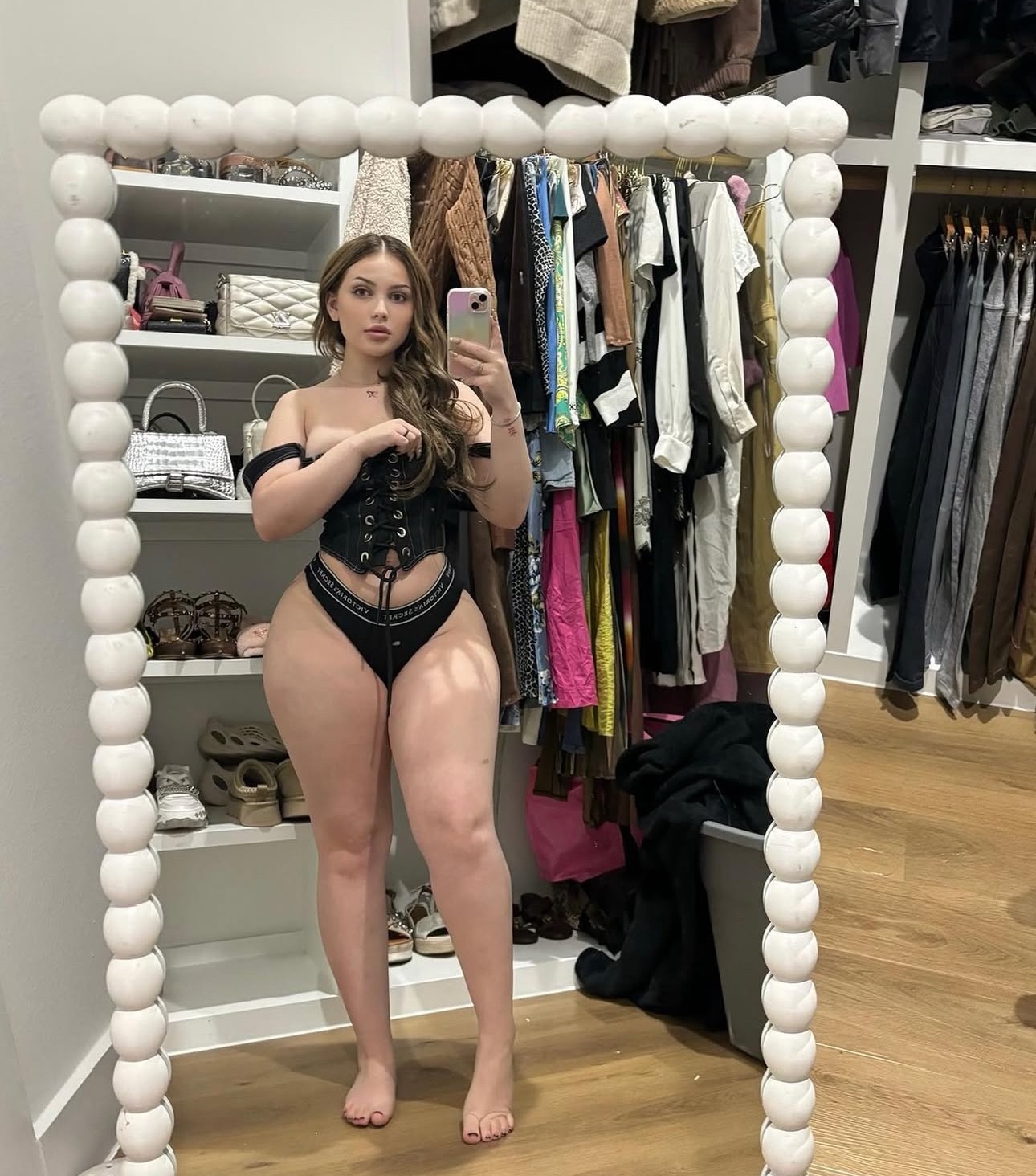 COME EXPLORE YOUR FANTASIES WITH ME😈 DIG MY HOLES AND MAKE ME SCREAM 🥰💕🍆🍑