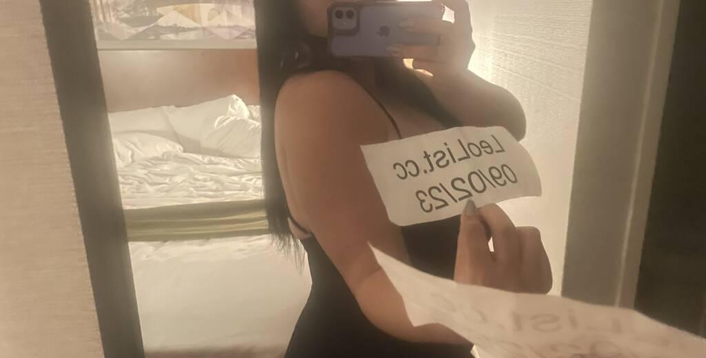 Curvy MilfOffering IN& OUT AVAiL TN!